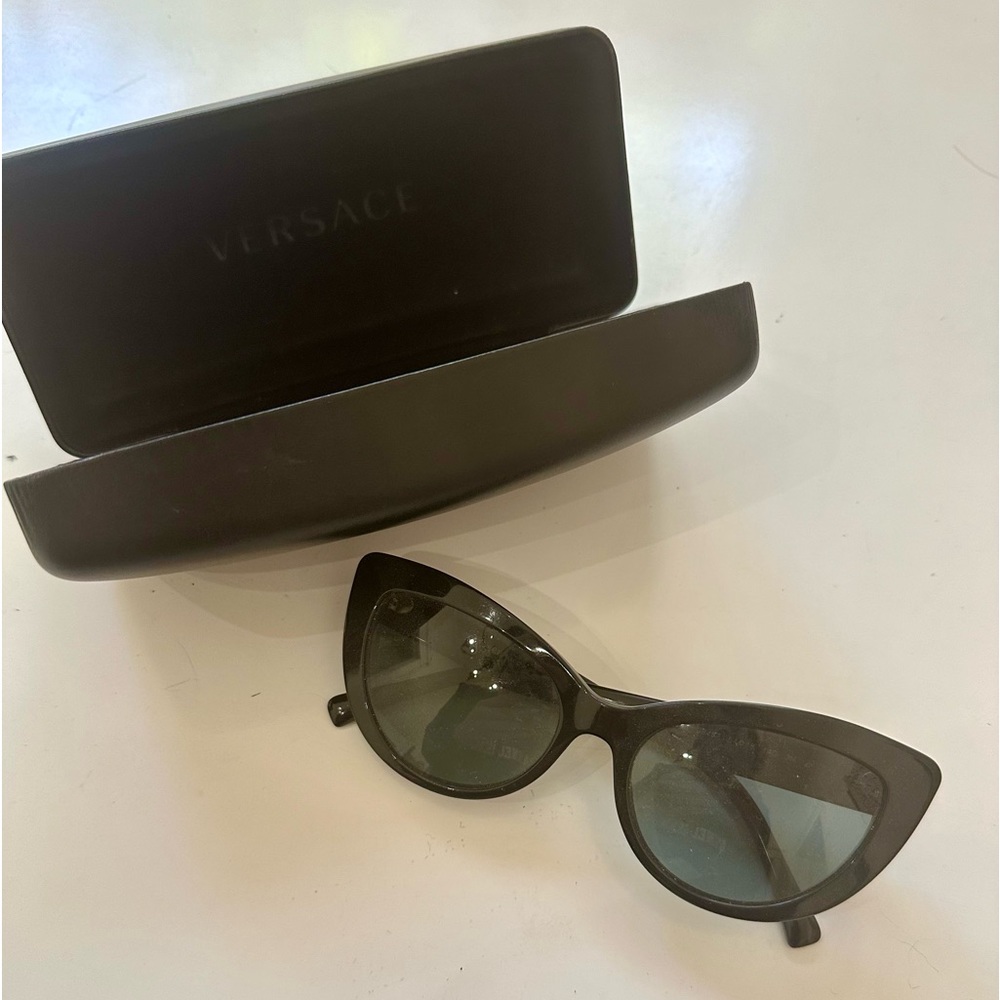 NWOT Versace women’s sunglasses